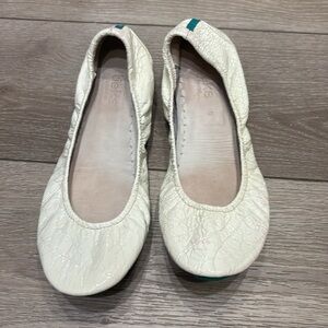 Tieks White Diamond size 9